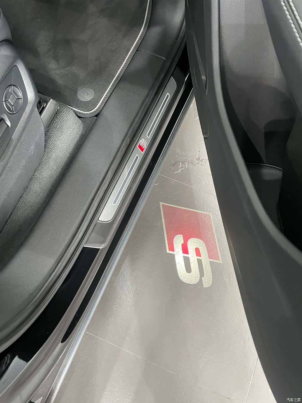 Audi Q7, 2025 11