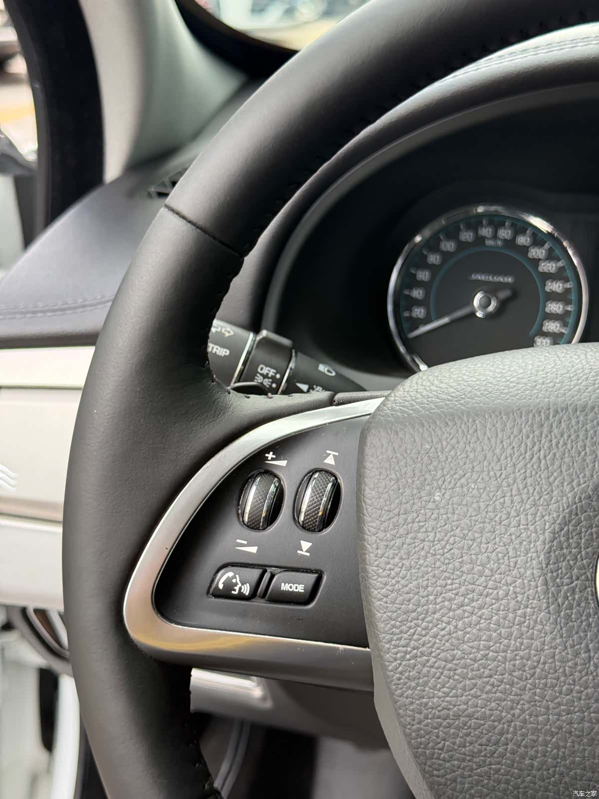 Jaguar XF, 2014 12