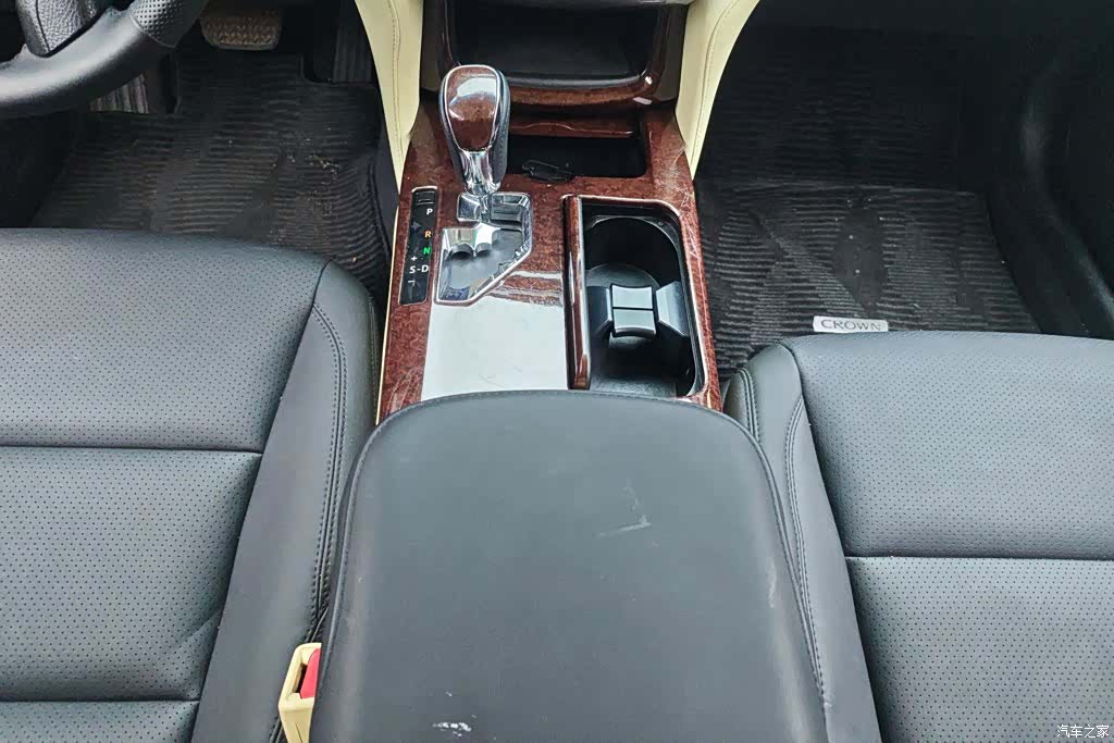 Toyota Crown, 2019 16
