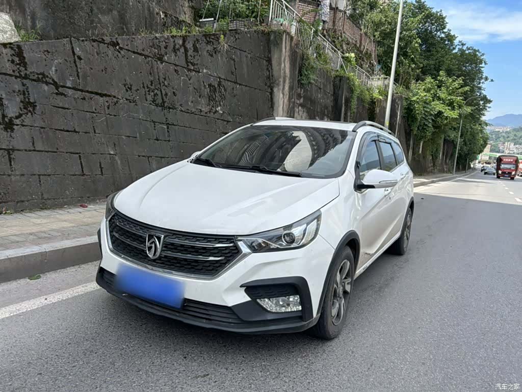 Wuling 310W, 2018 1