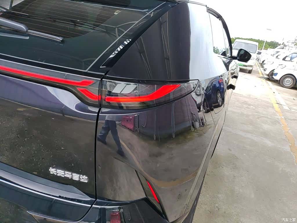 Mazda EZ-60, 2025 8