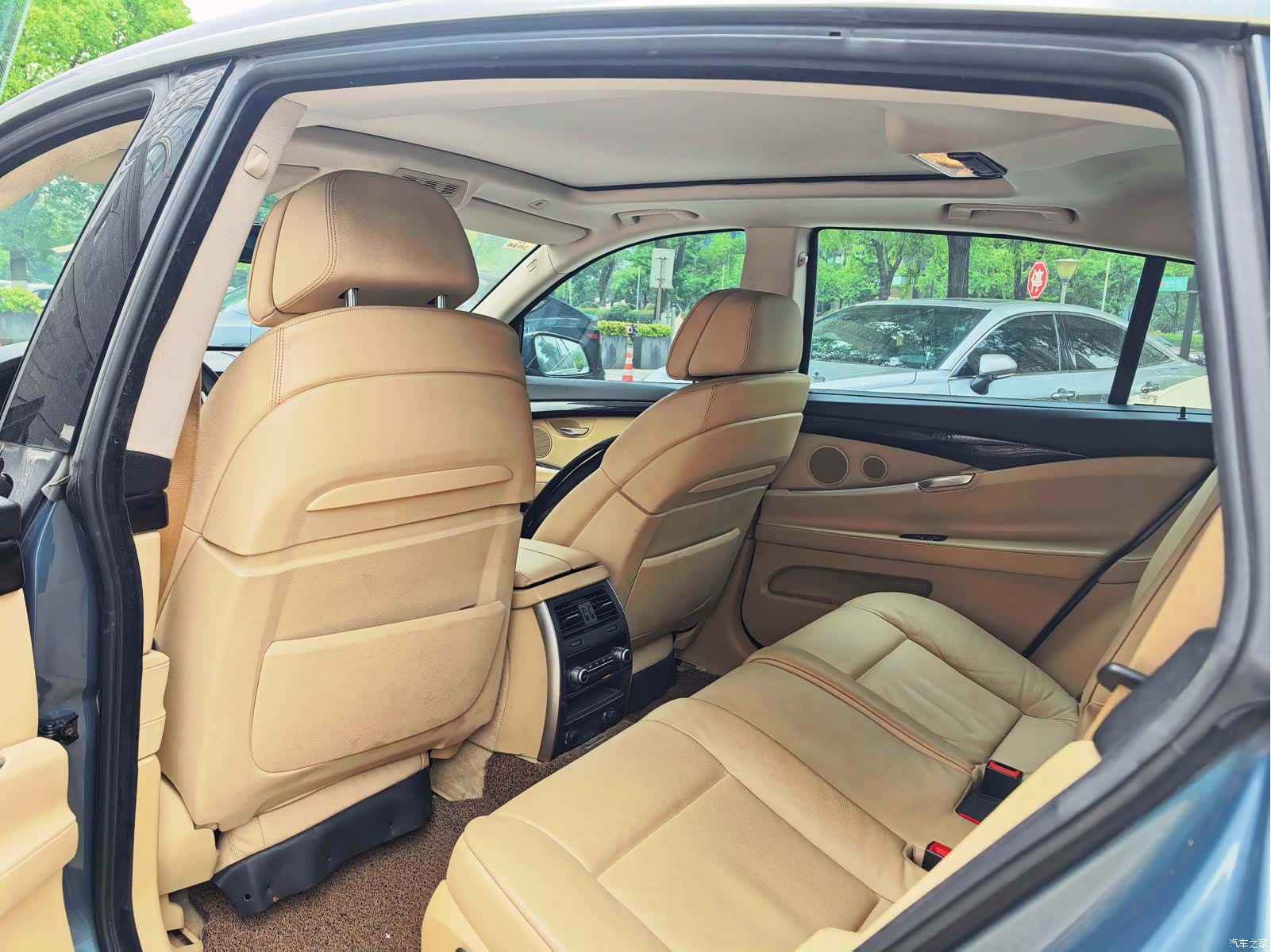 BMW 5 Series, 2012 10