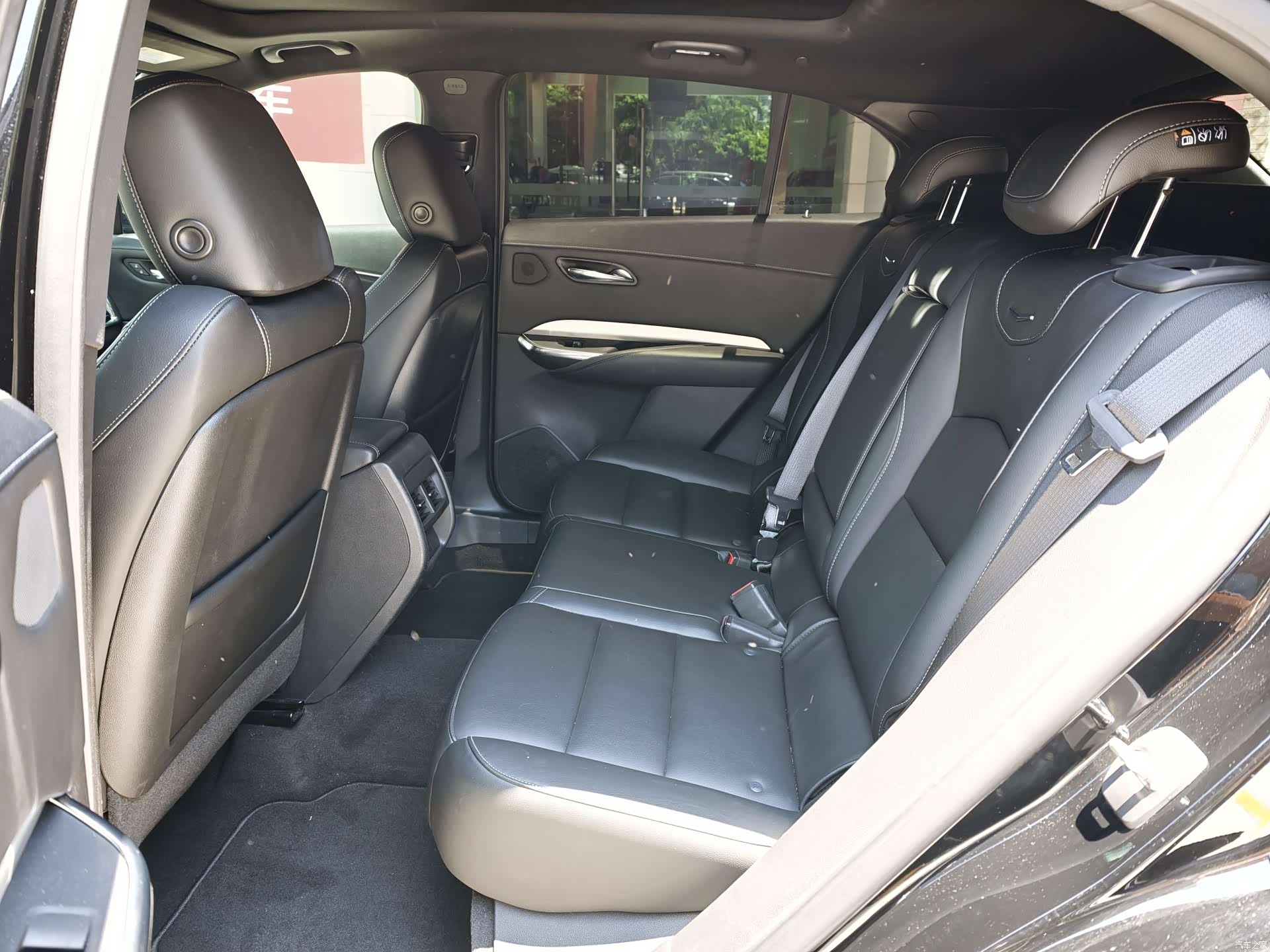 Cadillac XT4, 2019 11