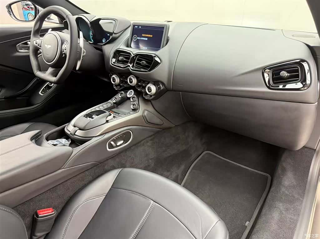Aston Martin Vantage, 2023 10