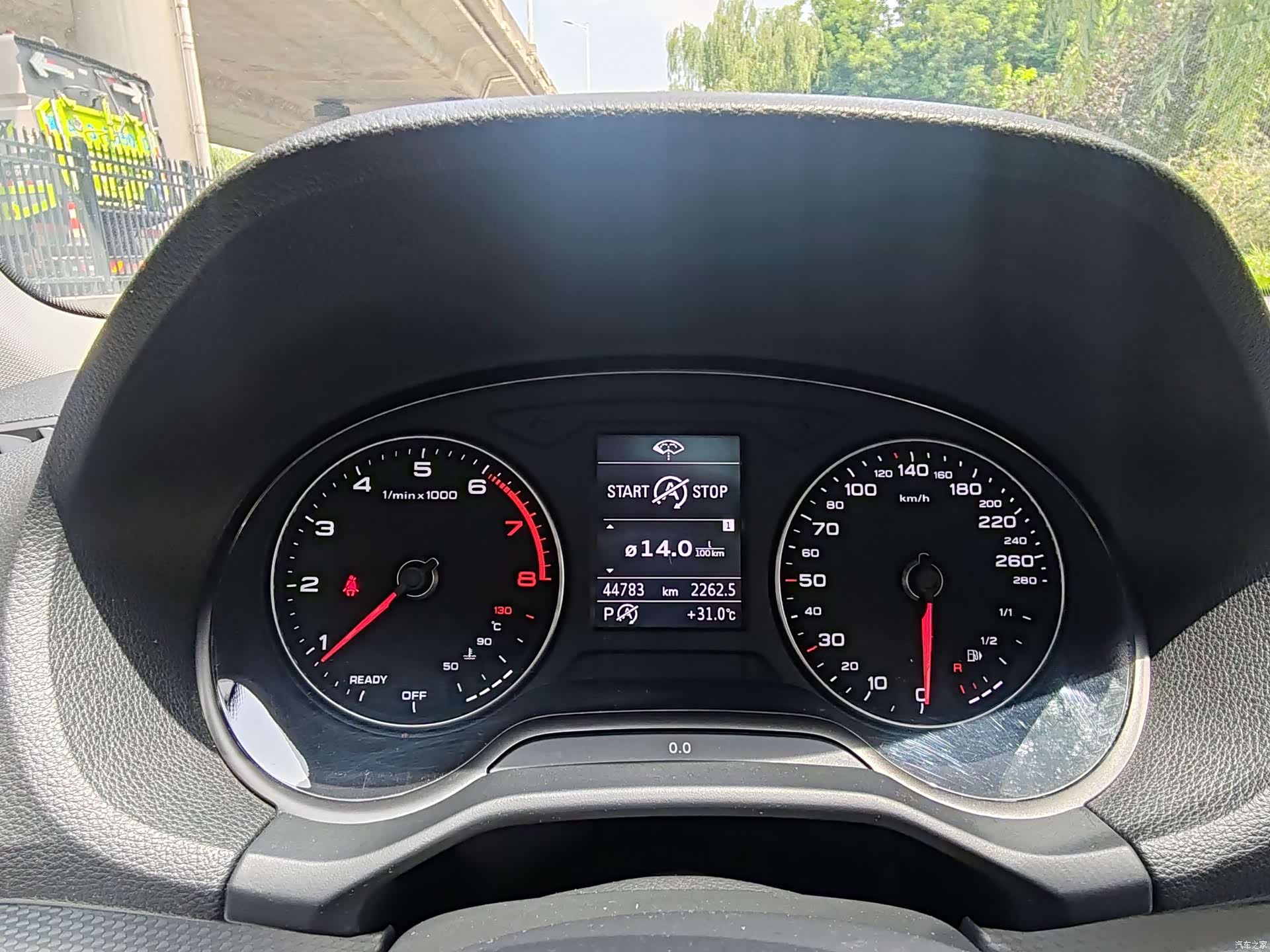 Audi Q2L, 2018 7