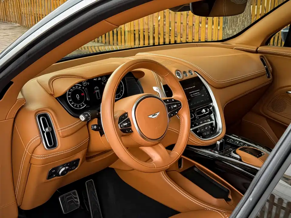 Aston Martin DBX Aston Martin DBX