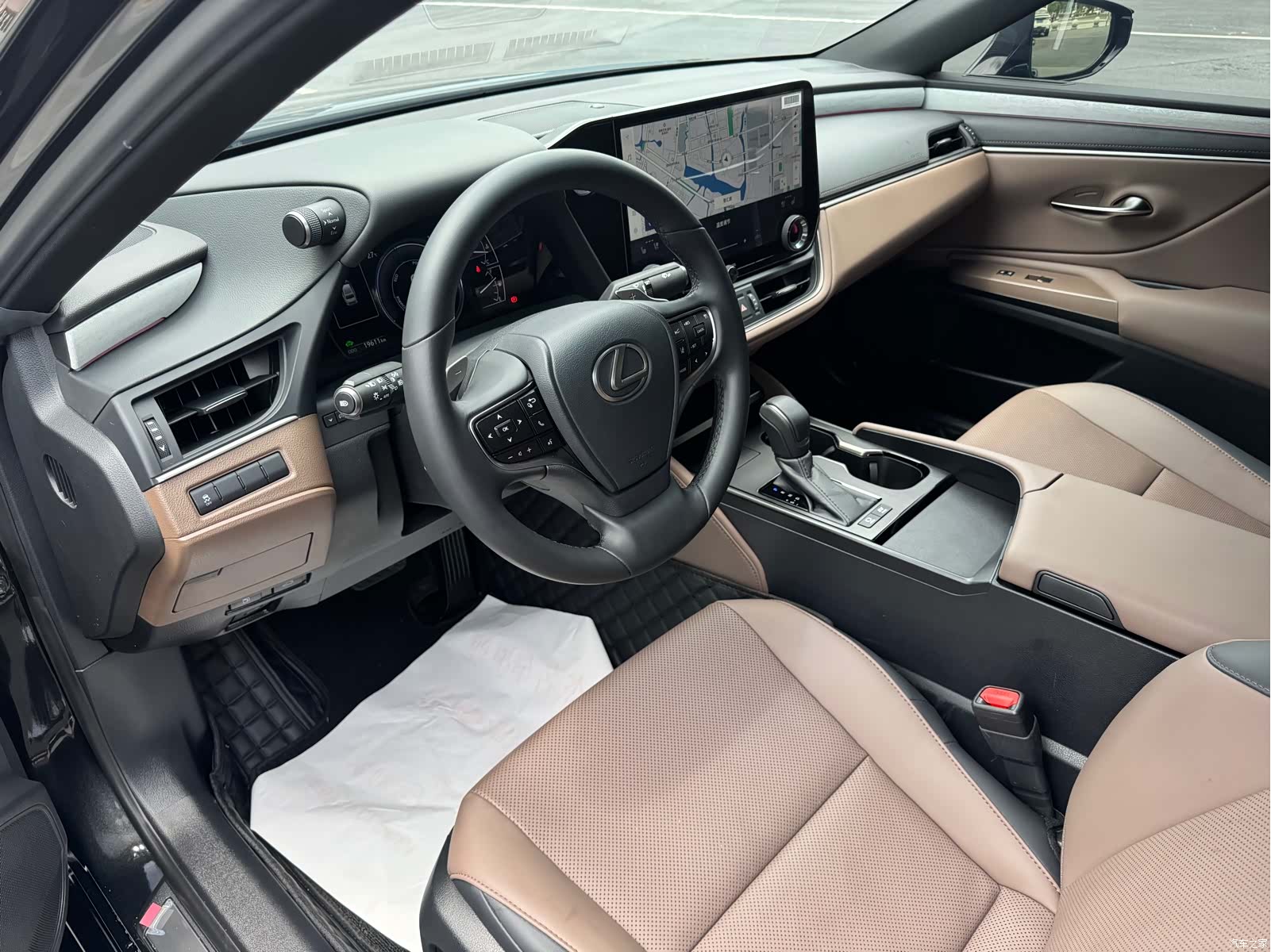 Lexus ES, 2026 6