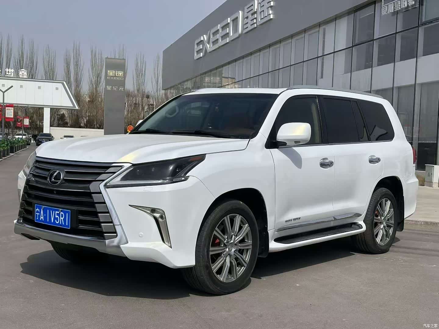 Lexus LX