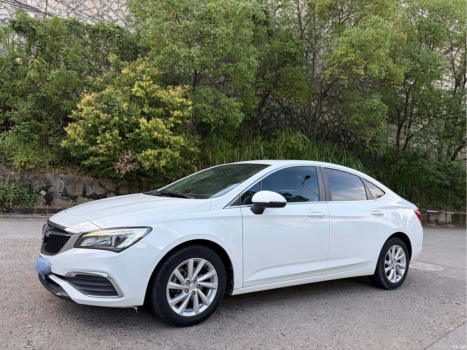 Buick Verano, 2017 1