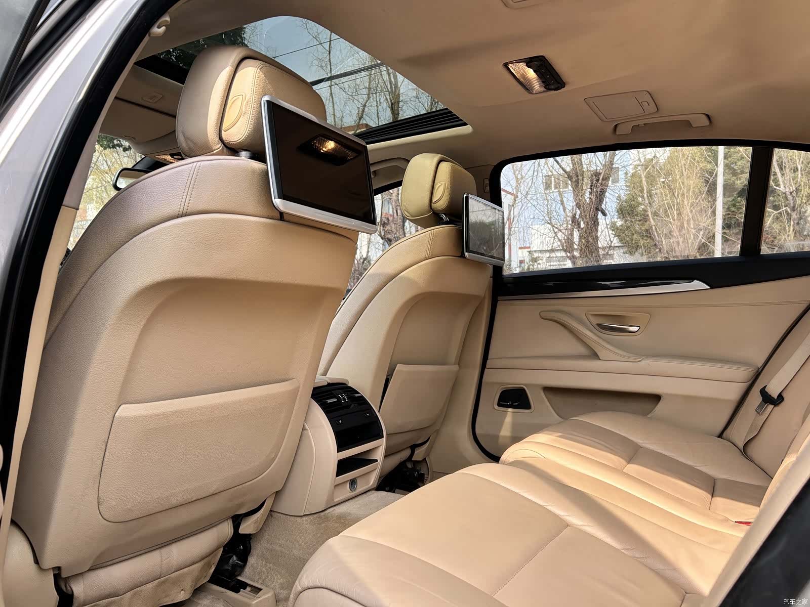 BMW 5 Series, 2012 10