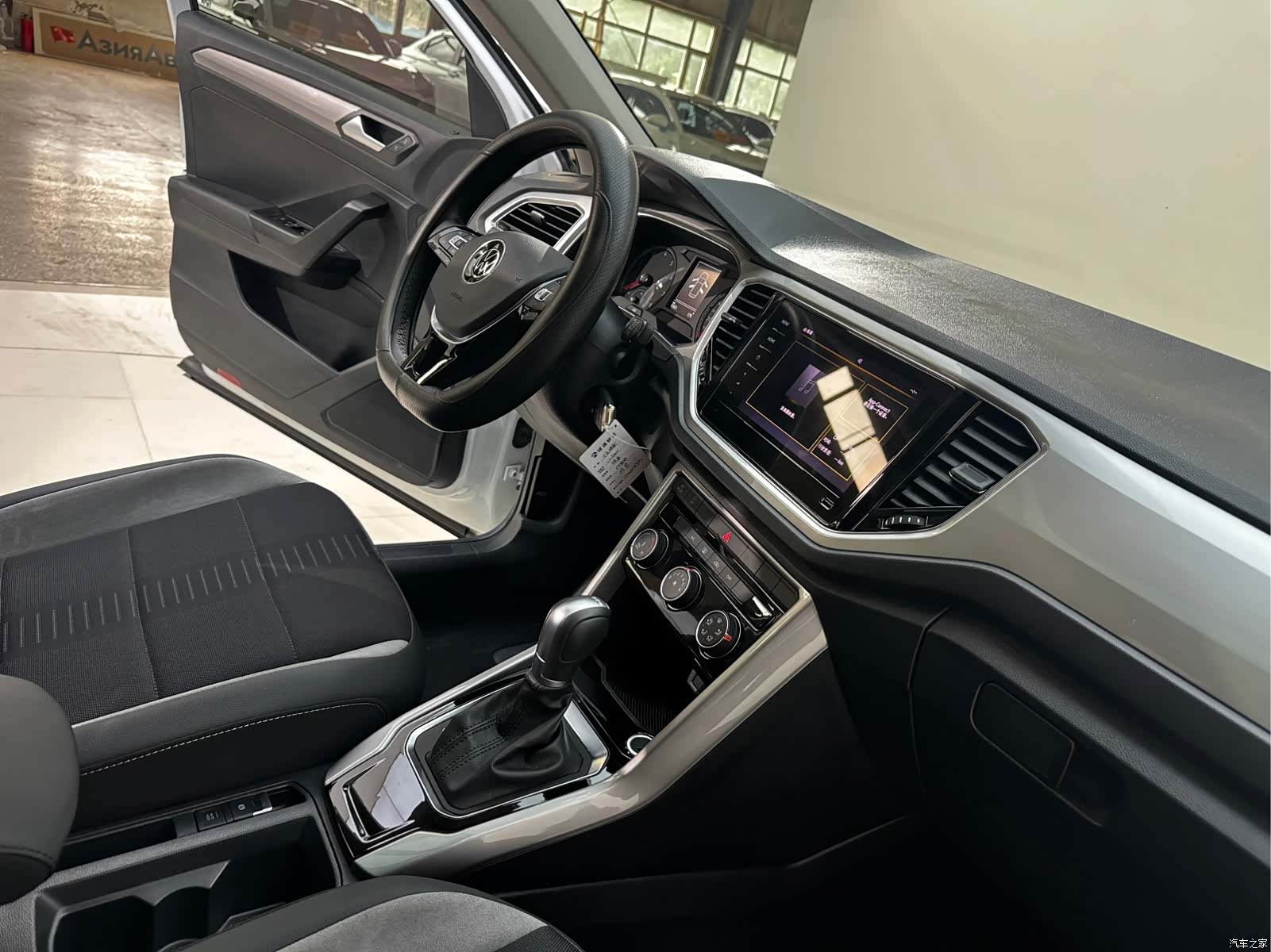 Volkswagen T-ROC, 2022 13
