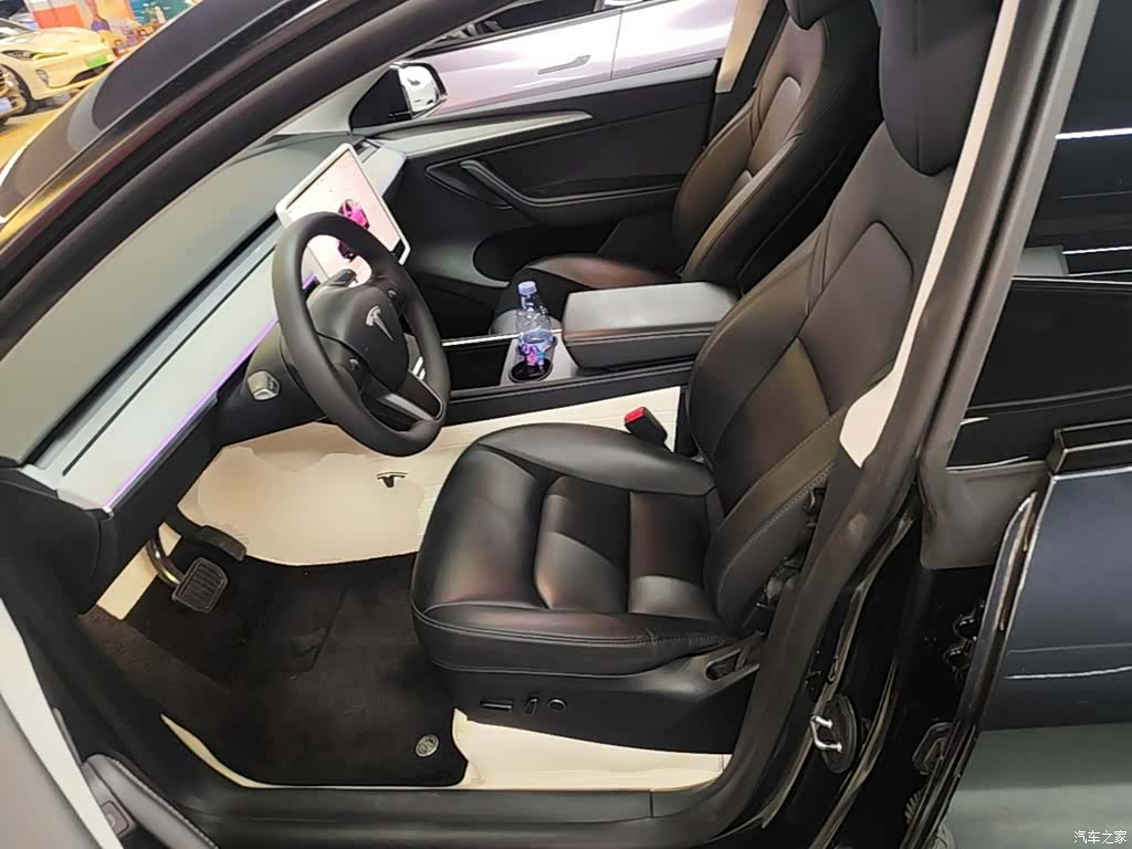 Tesla Model Y, 2024 15