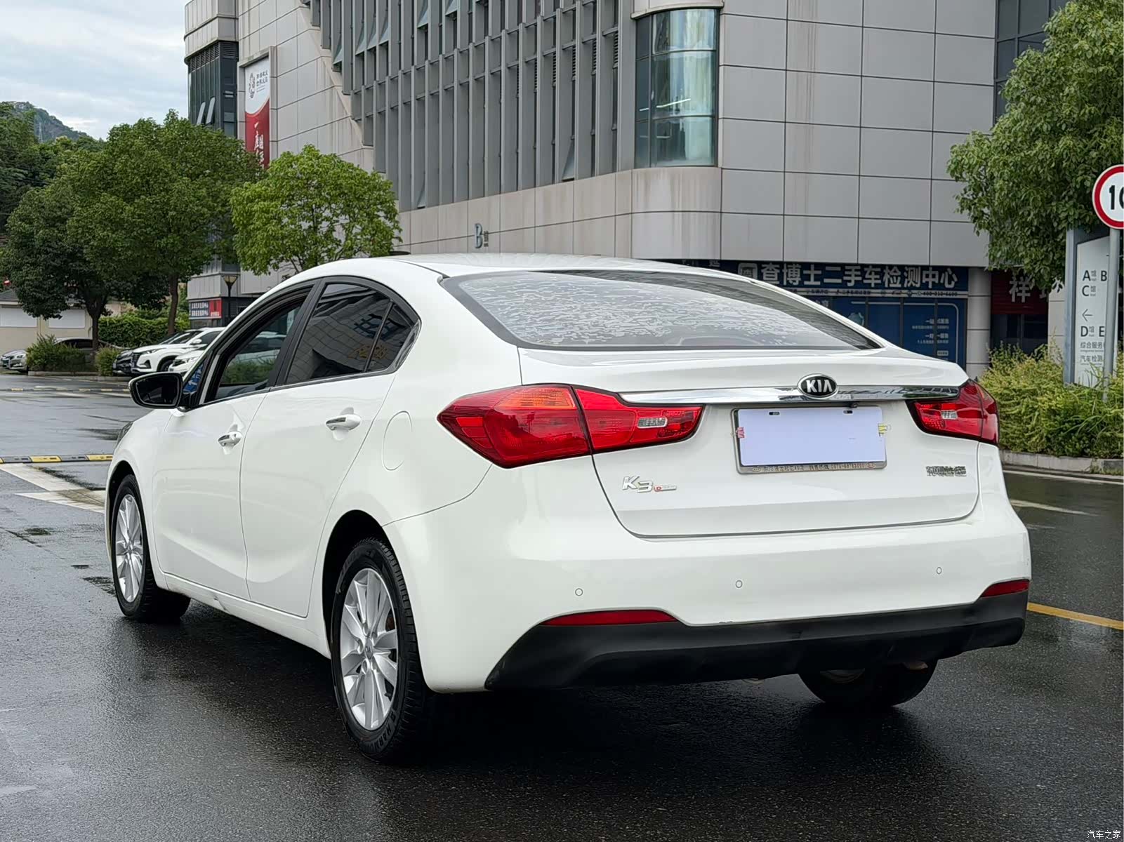 Kia K3, 2015 7