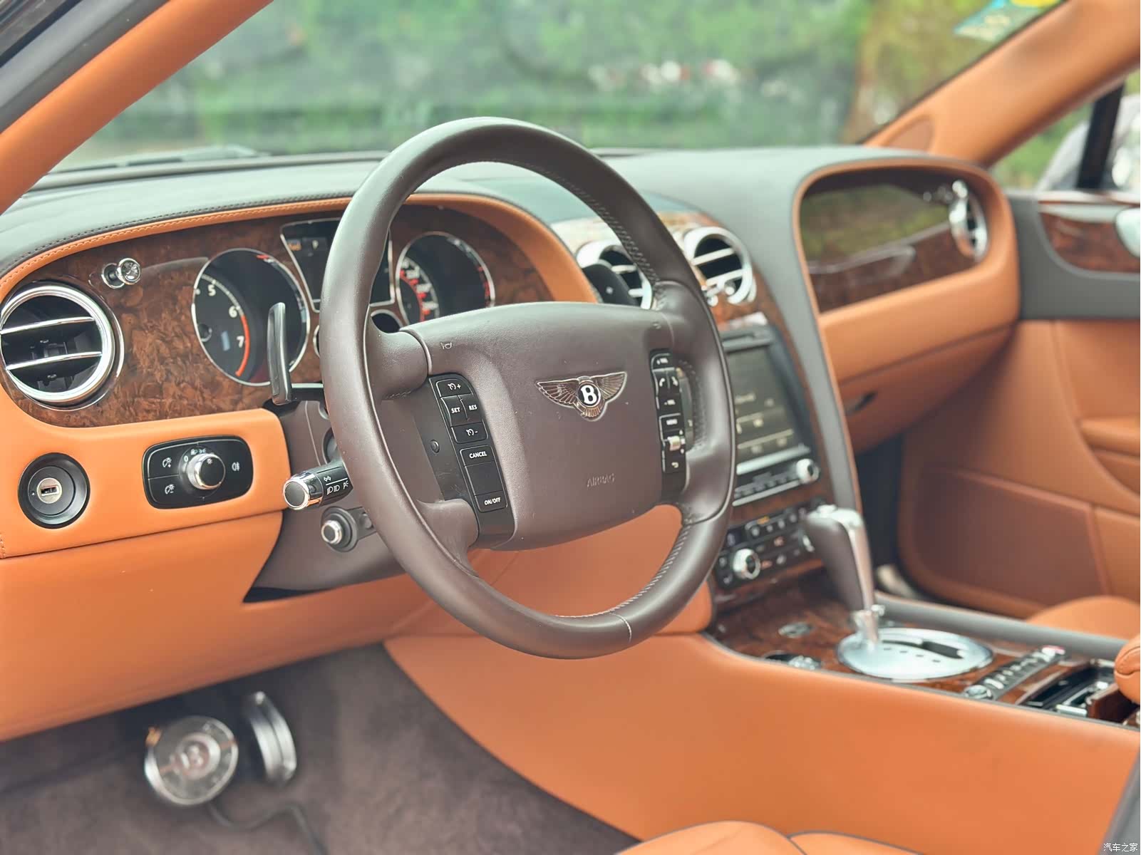 Bentley Flying Spur, 2012 15