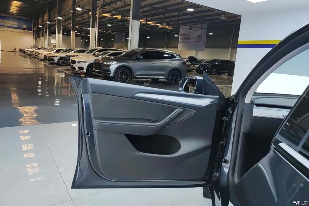 Tesla Model Y, 2024 7