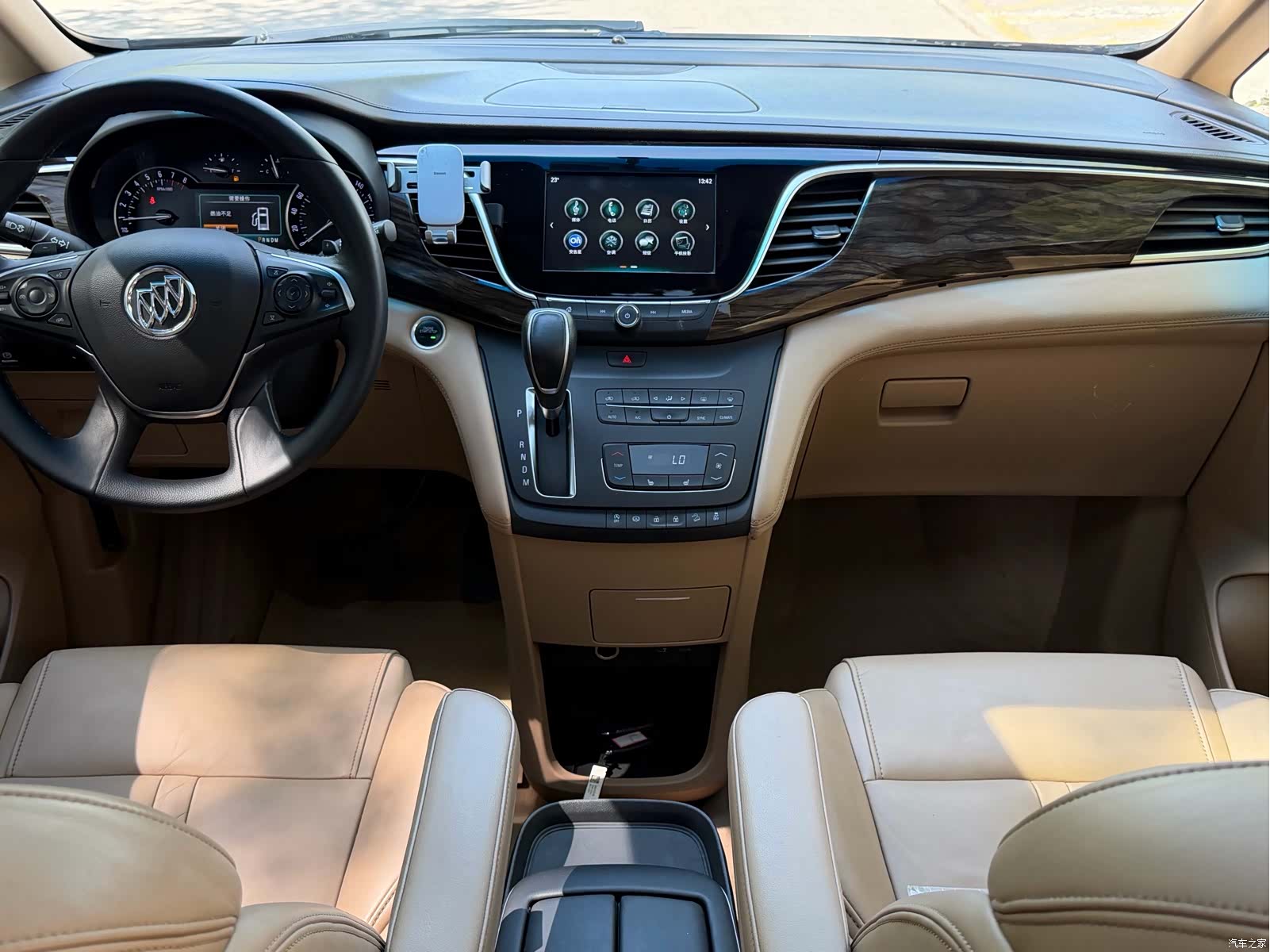 Buick GL8, 2017 15
