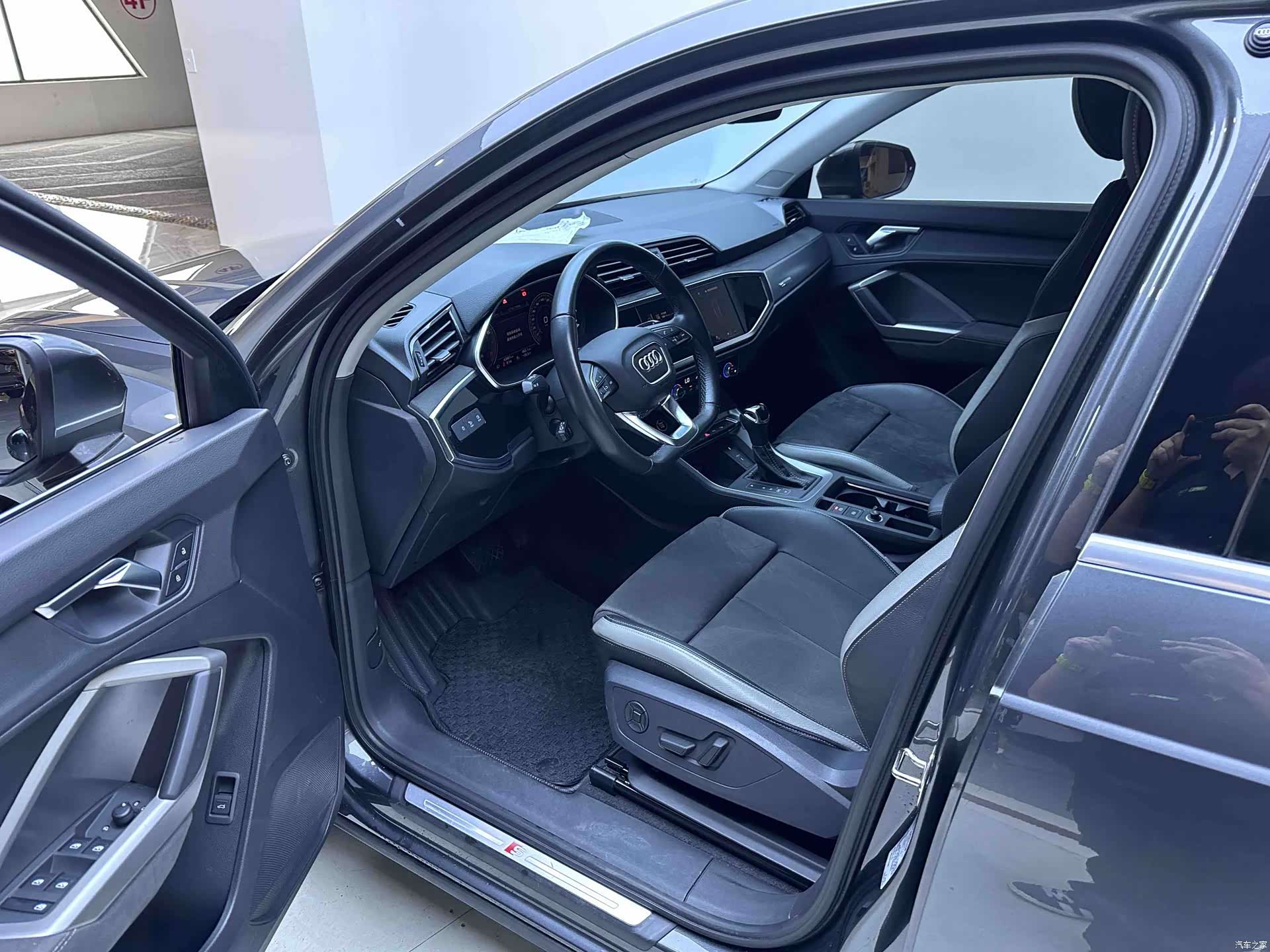 Audi Q3, 2023 11