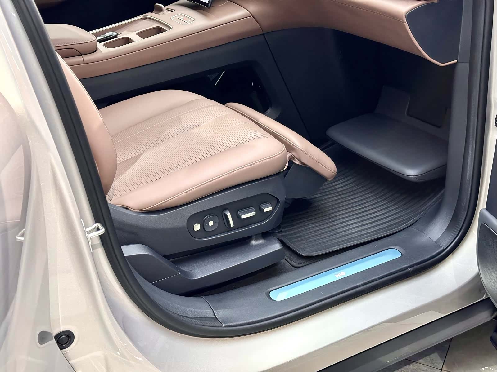 NIO ES8, 2023 14