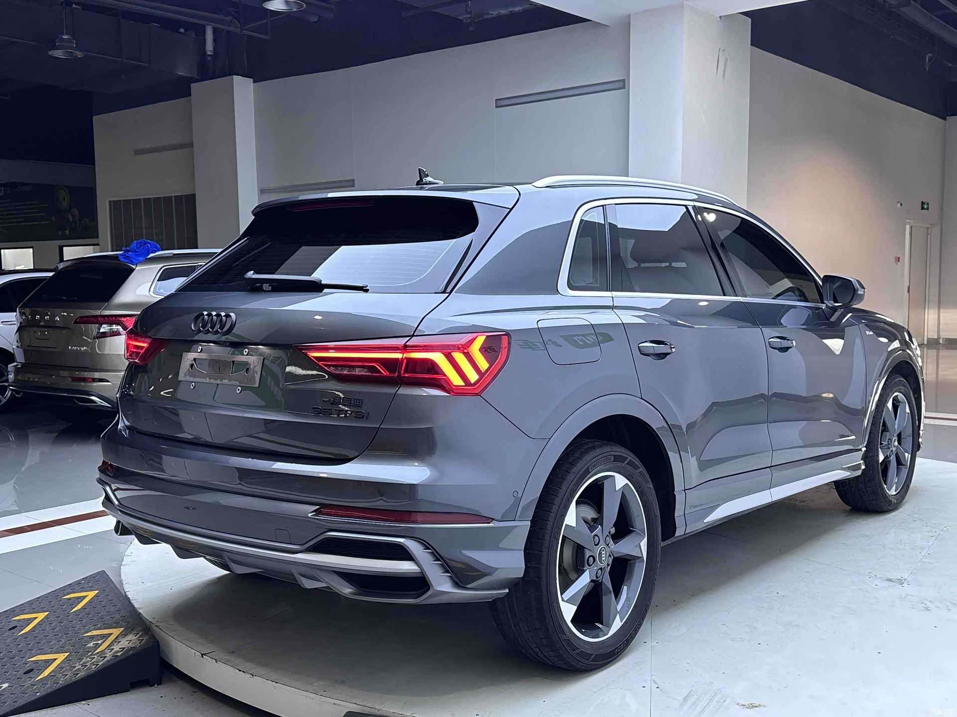 Audi Q3, 2023 все фото
