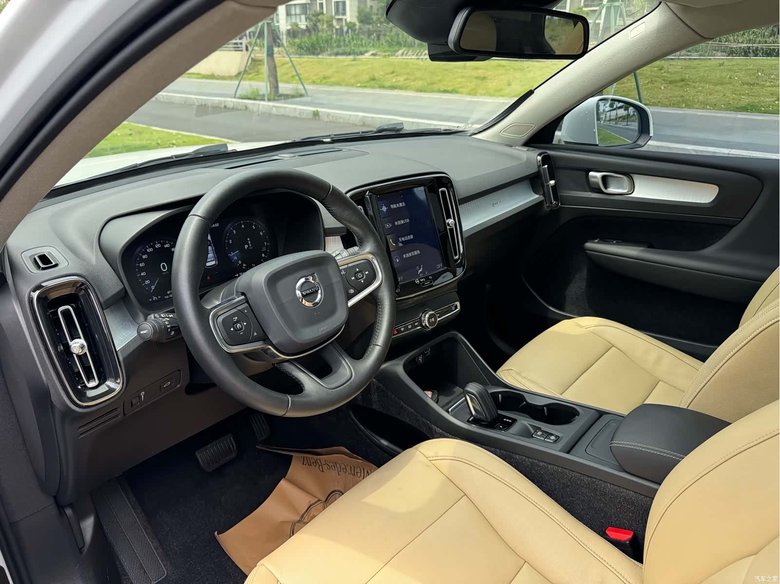 Volvo XC40, 2020 все фото