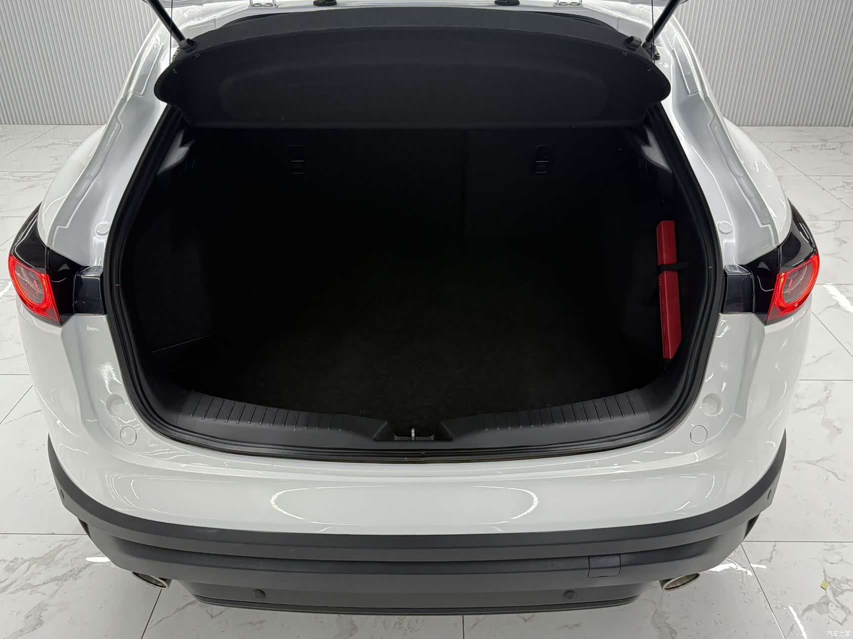 Mazda CX-4, 2023 11