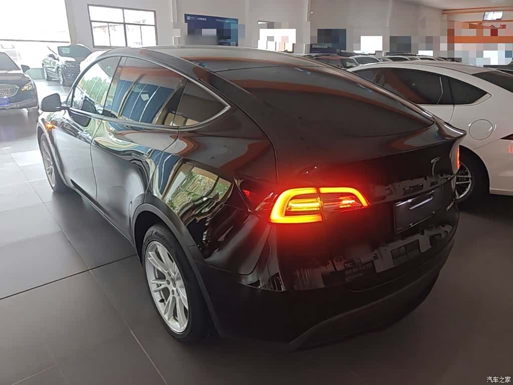 Tesla Model Y, 2022 все фото