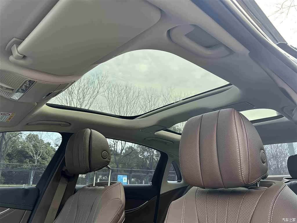 Mercedes-Benz E-Class, 2022 25