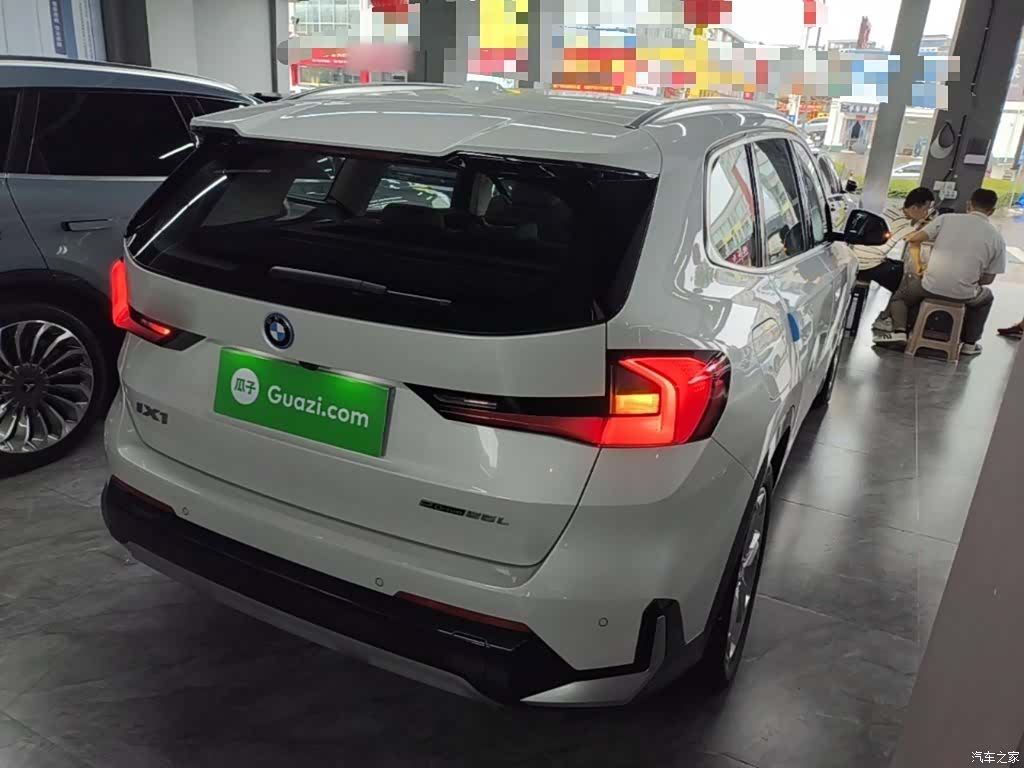 BMW iX1, 2025 7