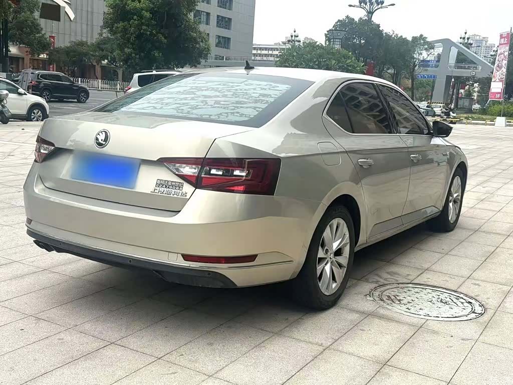 Skoda Superb, 2018 7