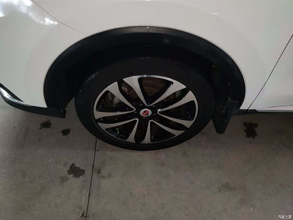 Roewe RX3, 2020 23