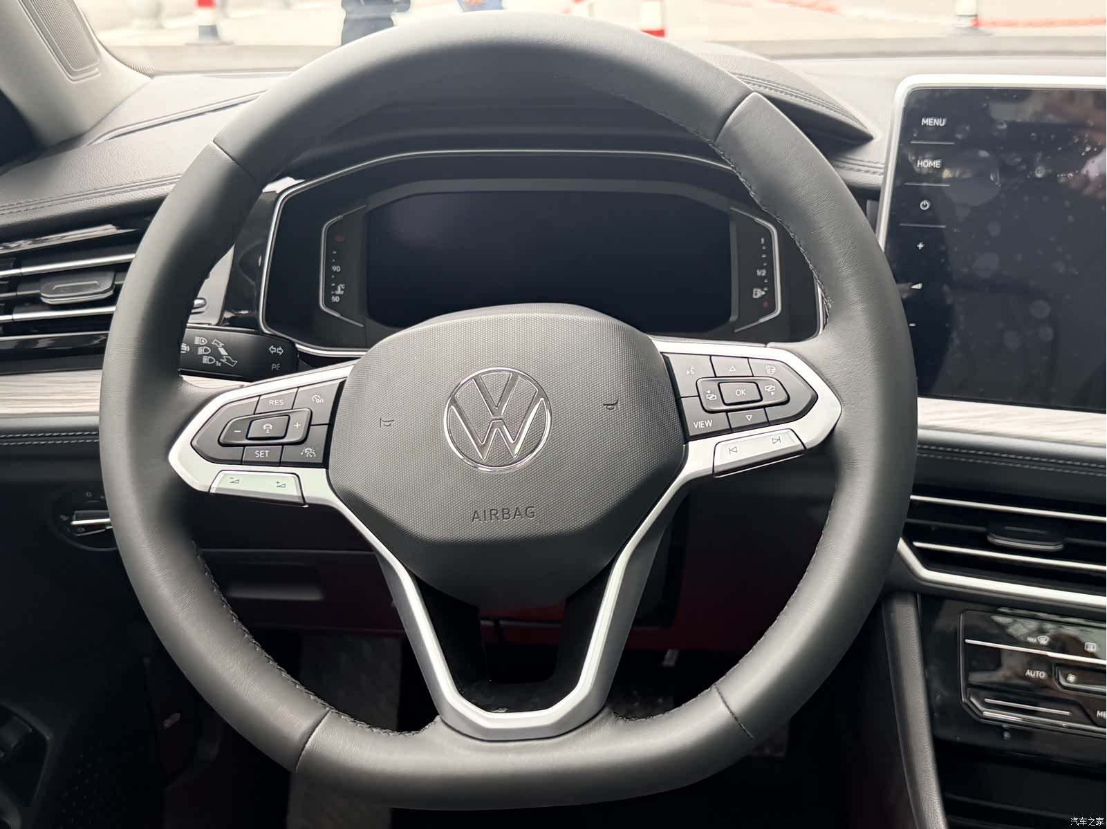 Volkswagen Sagitar, 2024 15