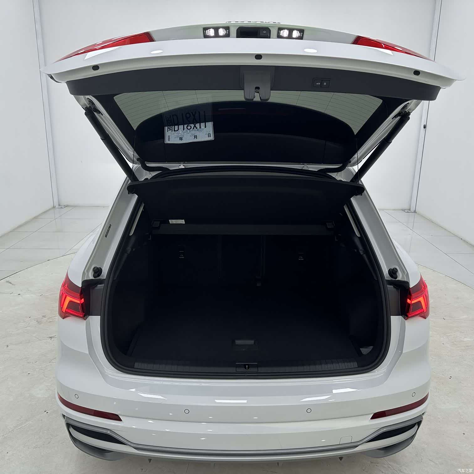Audi Q3, 2023 16