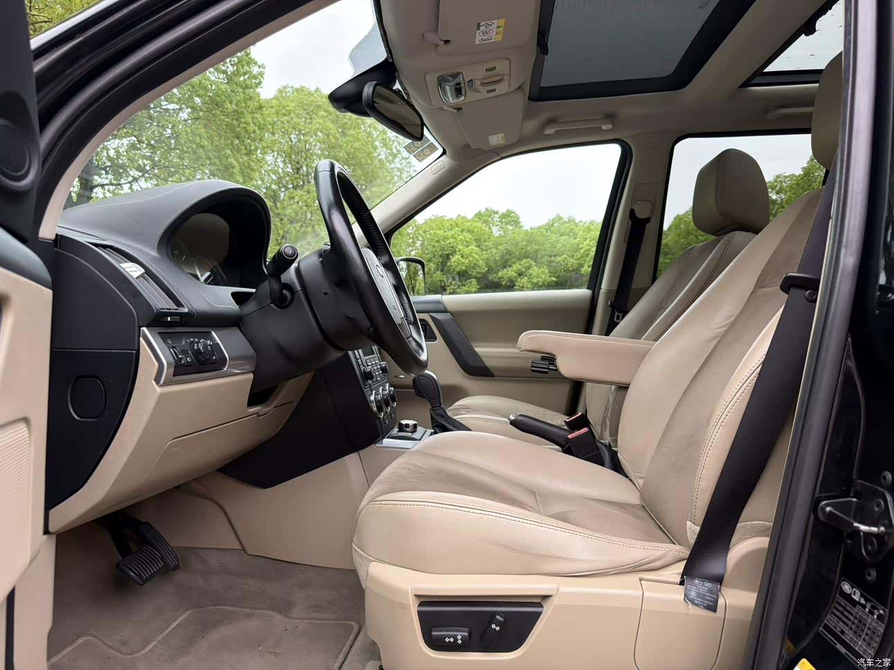 Land Rover i6, 2010 3