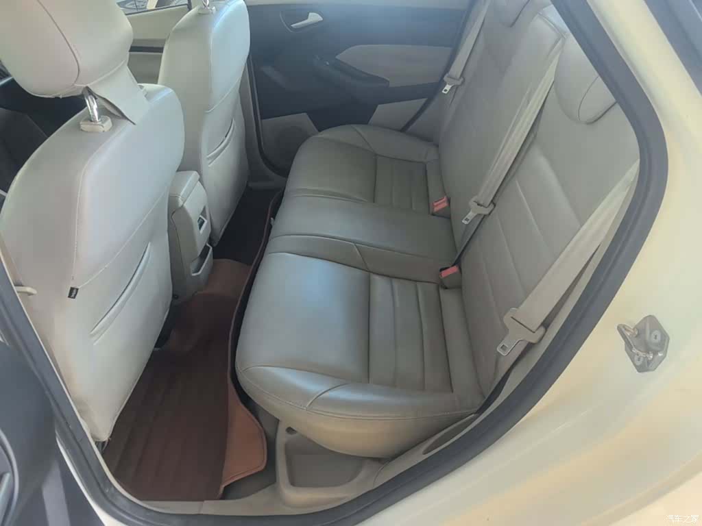 Ford Focus, 2015 17