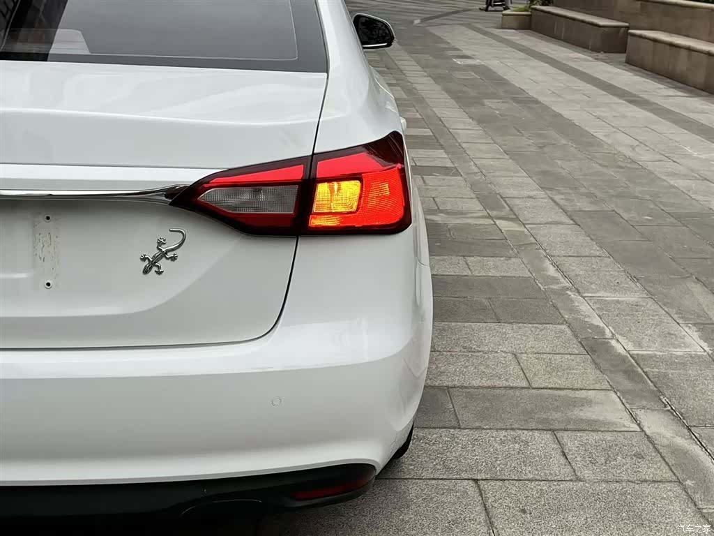Roewe 360, 2016 8