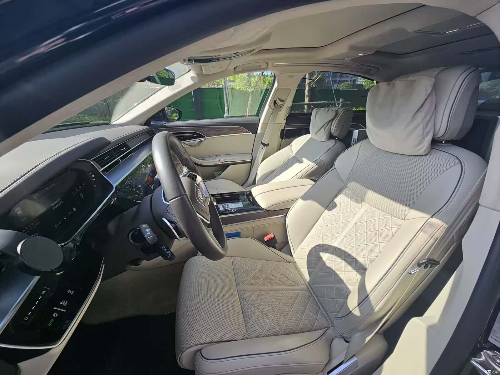 Audi A8L, 2024 3
