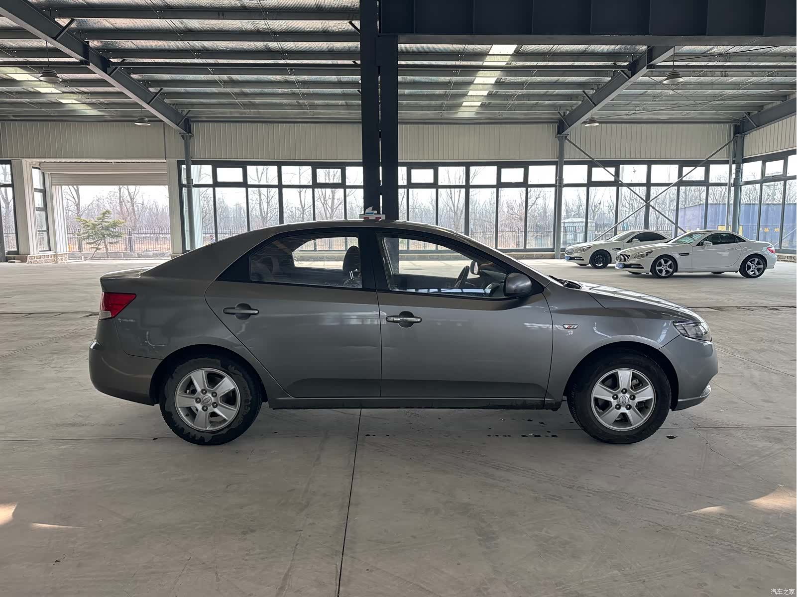 Kia GL, 2011 4