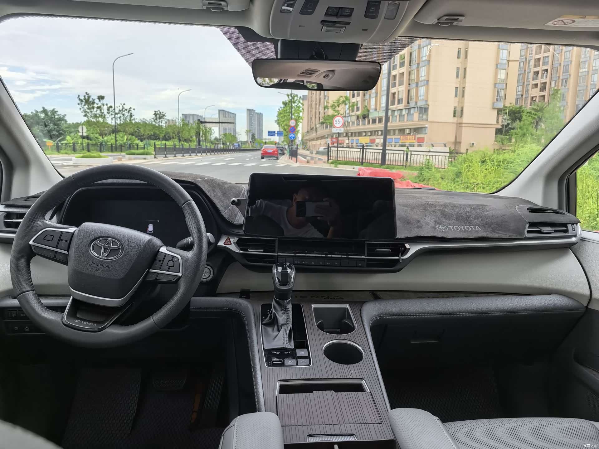 Toyota Granvia, 2023 6