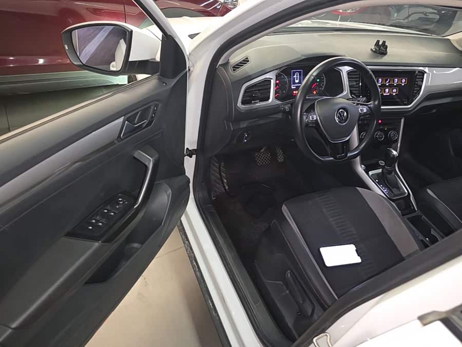 Volkswagen T-ROC 2023, фото 16