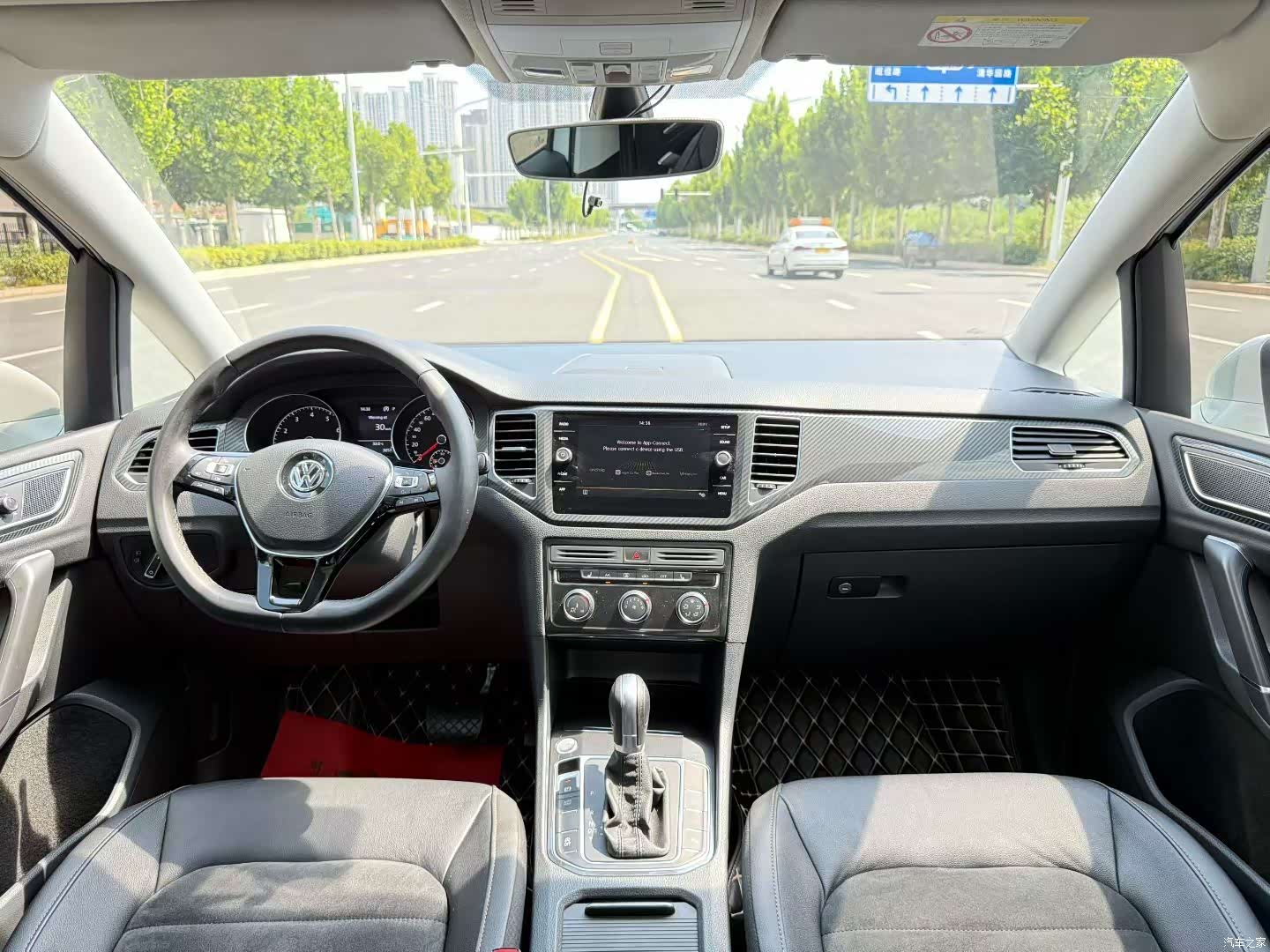 Volkswagen Golf, 2019 все фото