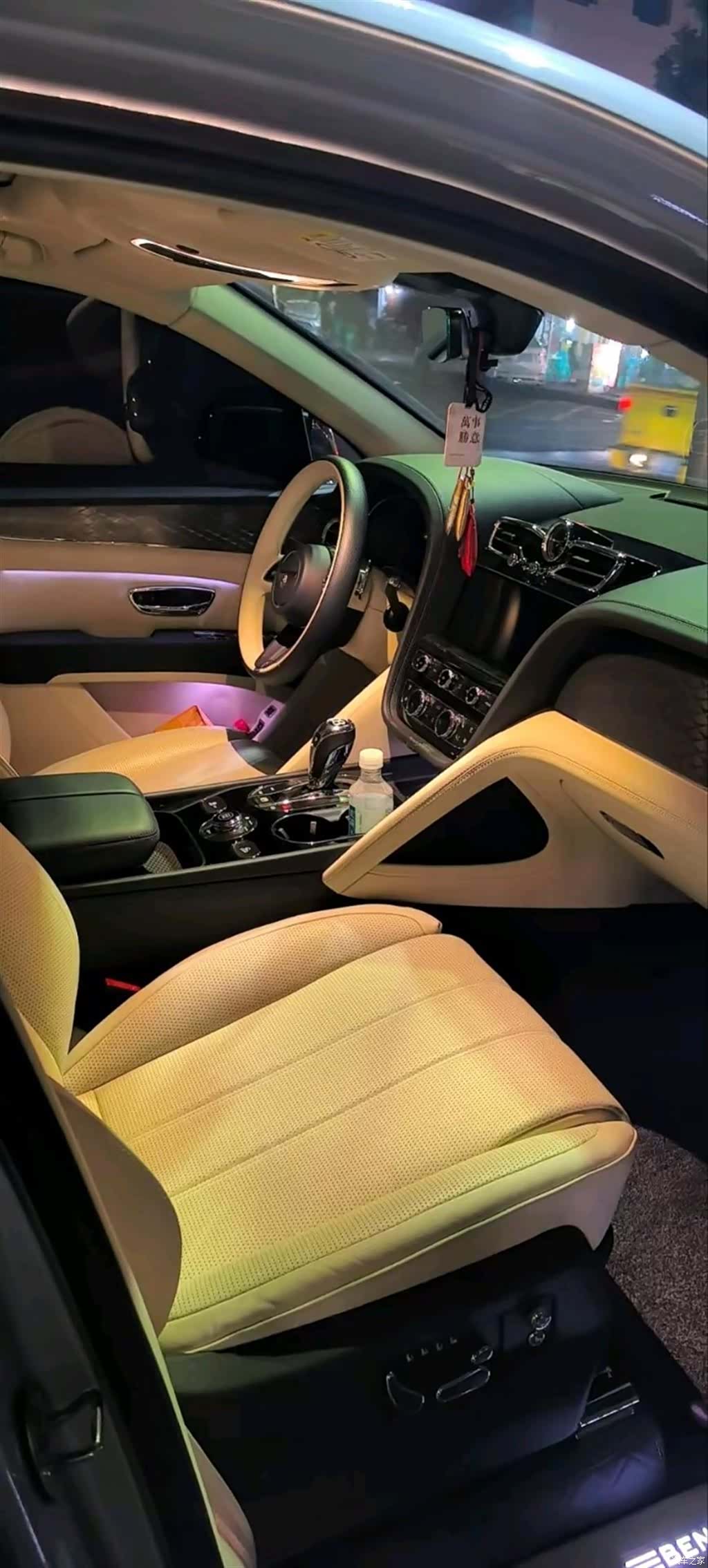 Bentley Bentayga, 2024 16