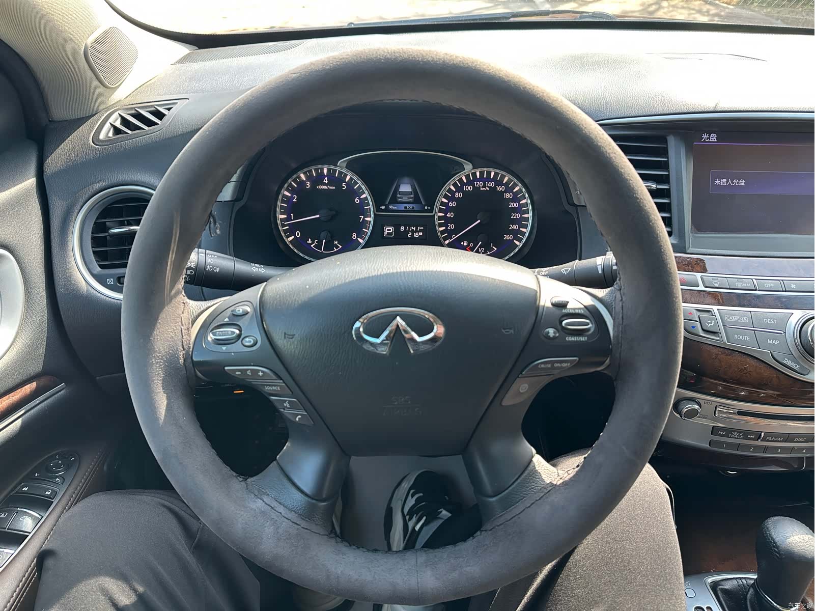 Infiniti JX35, 2014 6