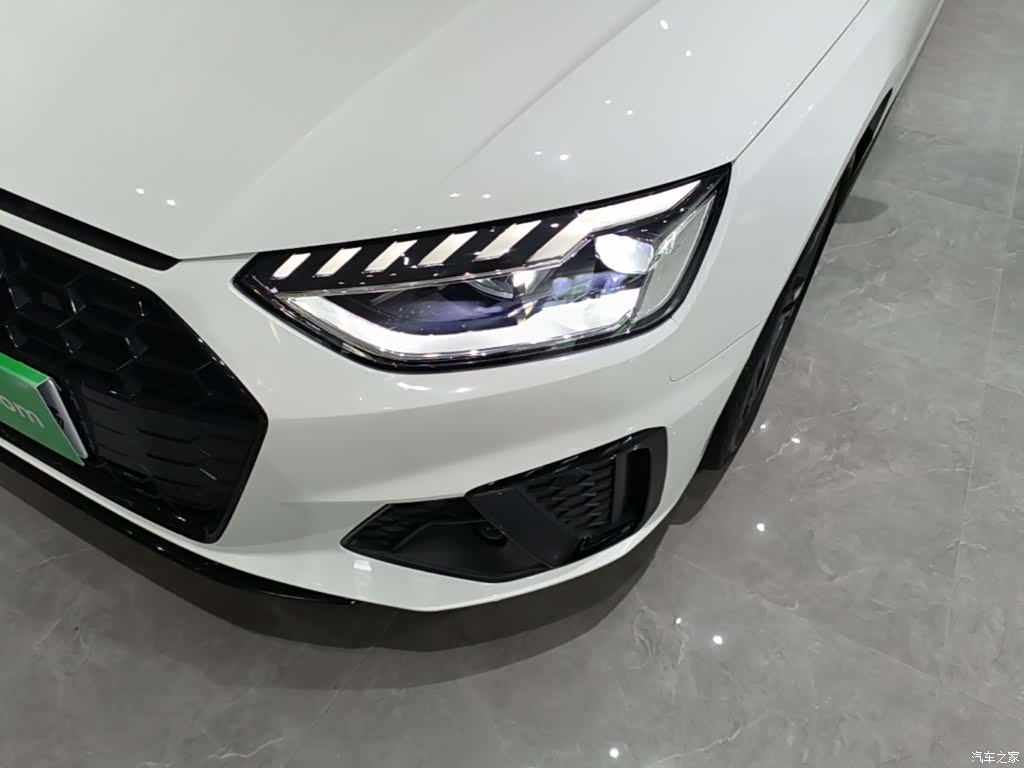 Audi A4L, 2023 24