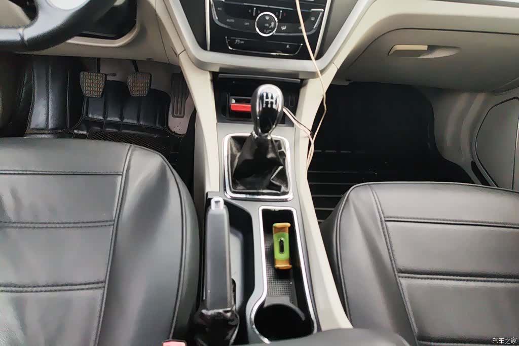 Geely Emgrand, 2016 16