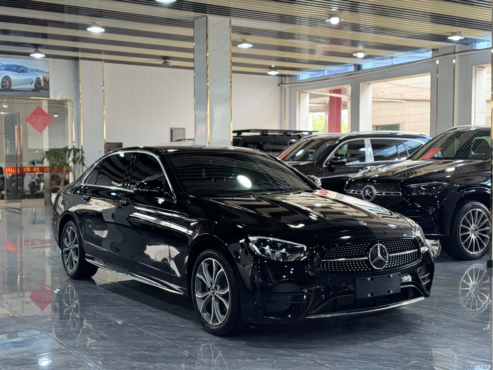 Mercedes-Benz E-Class, 2023 3