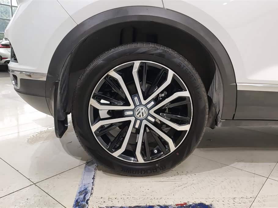 Volkswagen T-ROC exploring Songs