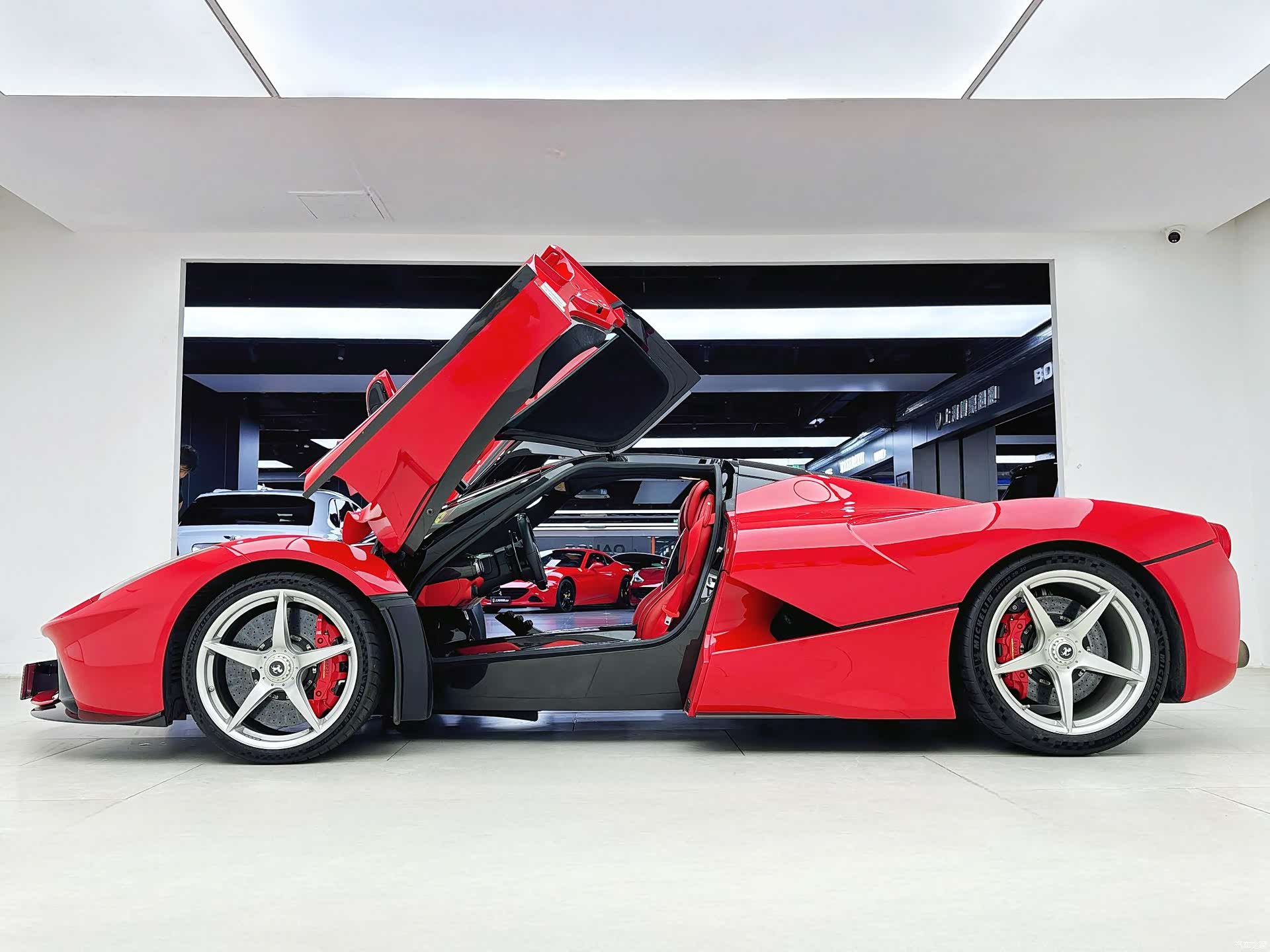 Ferrari LaFerrari, 2015 7