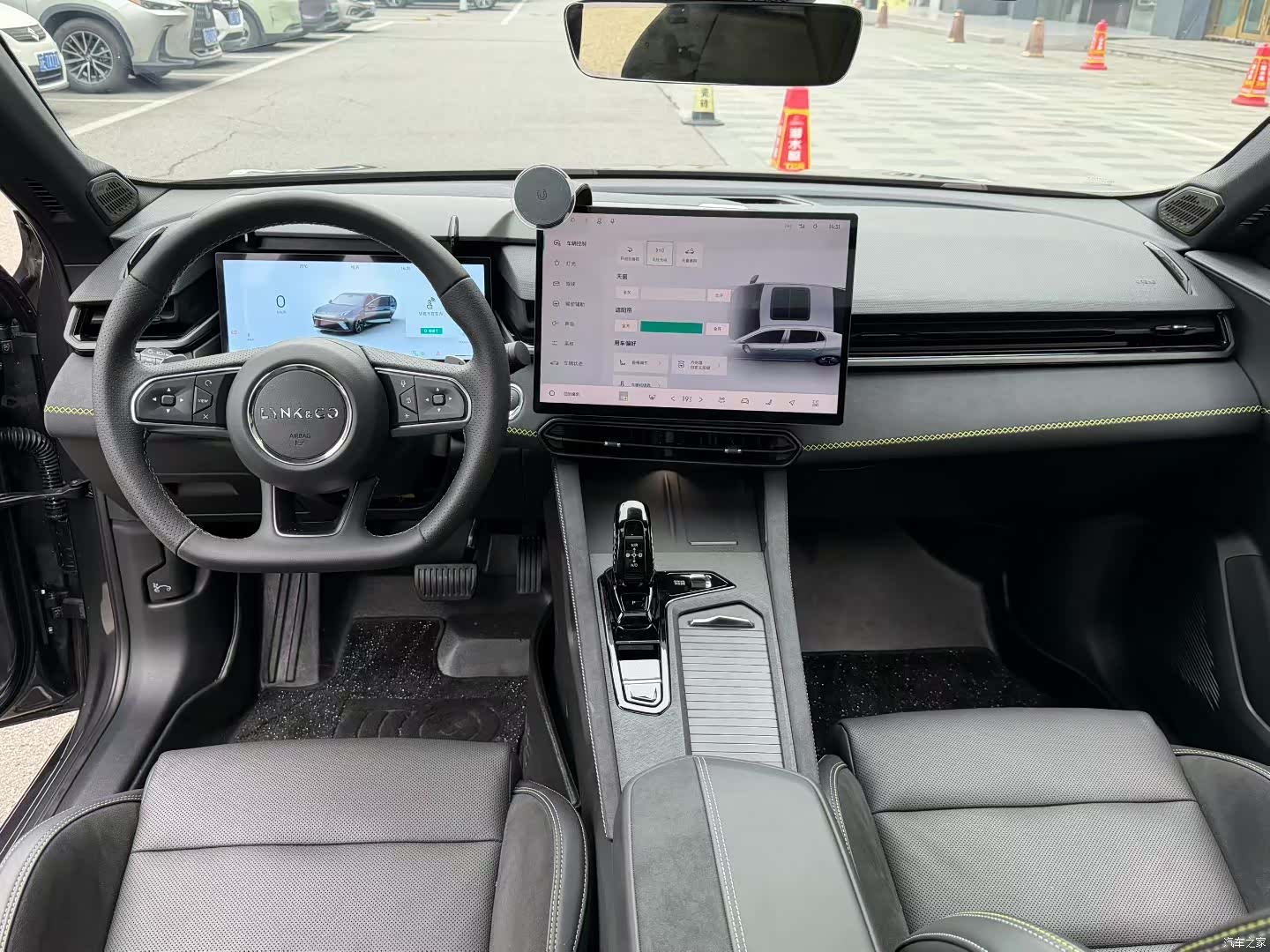 Lynk & Co 02, 2025 все фото