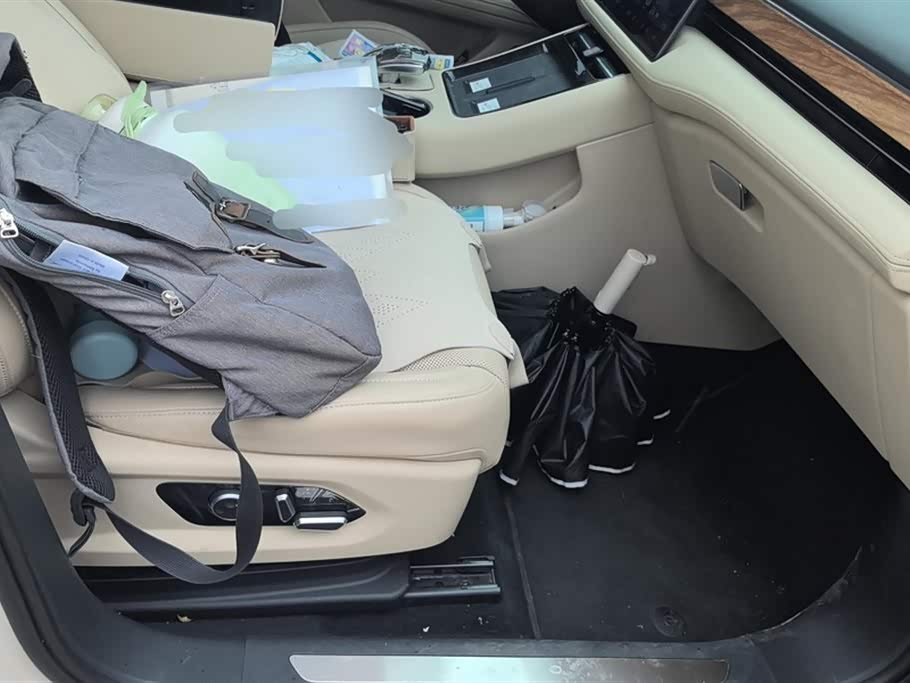 AITO Ask the world M5