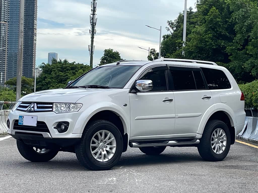 Mitsubishi ·